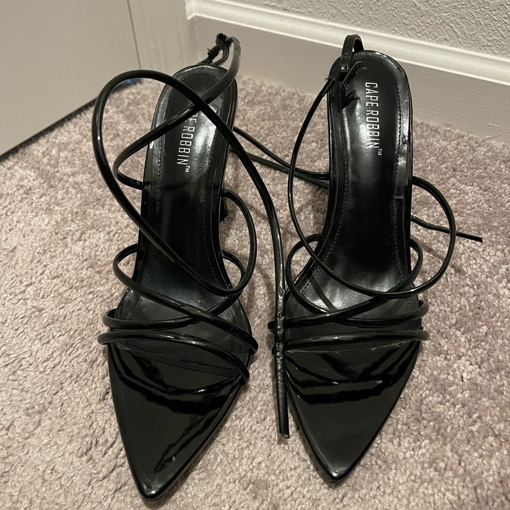 Cape Robbin Strappy Sandals size 10 but fits like a 9